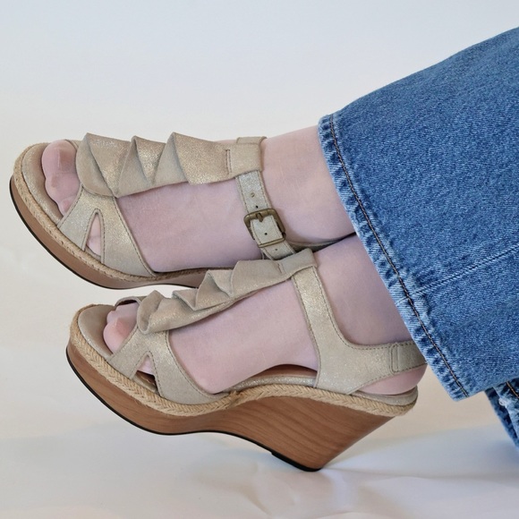 ‘Wonders’ wedge heel sandal - Picture 2 of 10